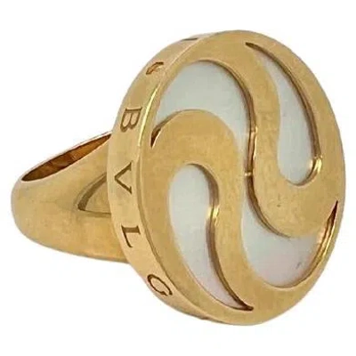 Pre-owned Bulgari Bvlgari 18k Gold And Mother Of Pearl Spinning Ring In Multi