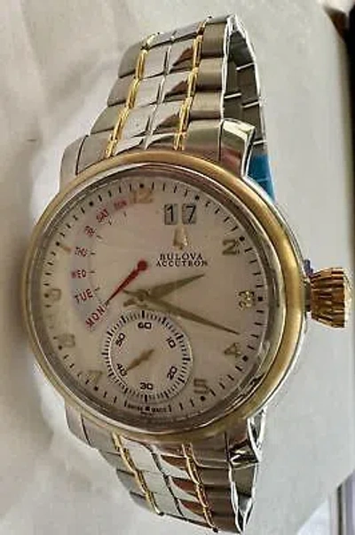 Pre-owned Bulova Accutron Amerigo 65c107 Men's Two-tone Day/date Swiss Made Round Watch