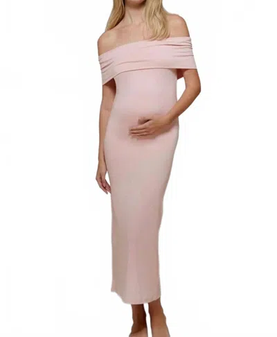 Bumpsuit Stretch Off-shoulder Maternity Dress In Dusty Pink