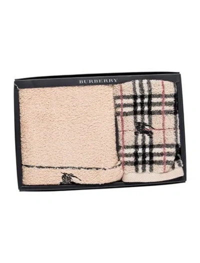 Pre-owned Burberry 2-piece Towel Set In Neutrals