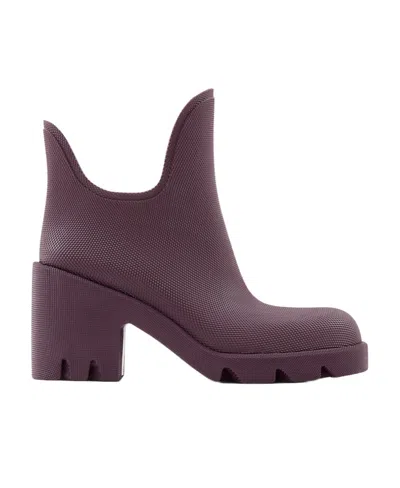 BURBERRY BURBERRY ROUND-TOE SLIP-ON HEELED BOOTS