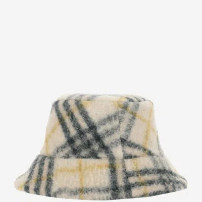 Burberry 8098375 Reversible Wool-blend Fleece Bucket Hat In Green