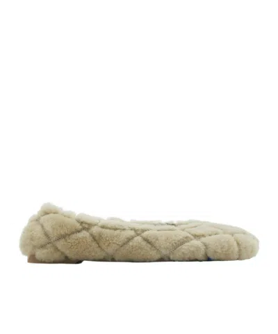 Burberry Baby Sheepskin Ballet Shoes In Nude