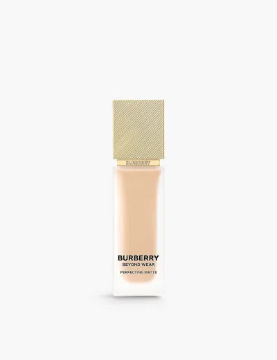 Burberry 30 Light Warm Beyond Wear Perfecting Matte Foundation 30ml