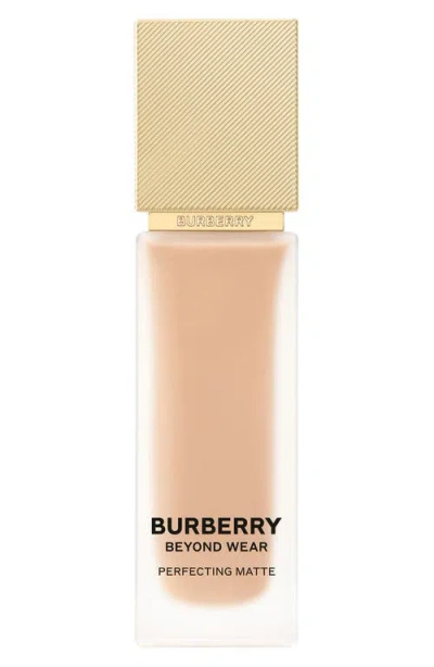 Burberry Beyond Wear Perfecting Matte Foundation In 40 Light Neutral