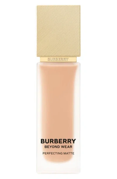 Burberry Beyond Wear Perfecting Matte Foundation In 45 Light Neutral