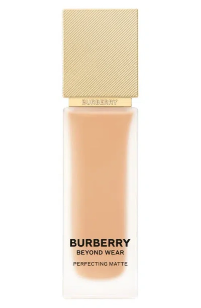 Burberry Beyond Wear Perfecting Matte Foundation In 60 Medium Warm