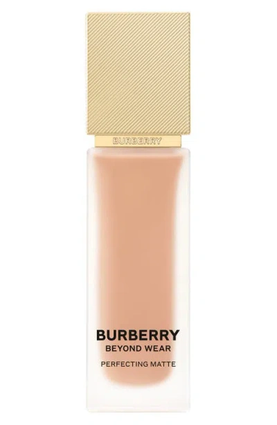 Burberry Beyond Wear Perfecting Matte Foundation In 80 Medium Cool