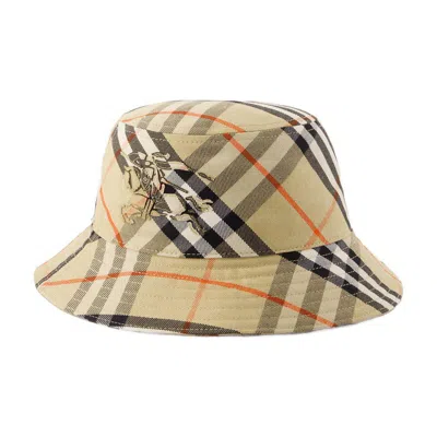 BURBERRY BURBERRY BIAS CHECK BUCKET HAT