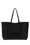 Burberry Medium Highlands Leather Shopping Shoulder Bag In Black
