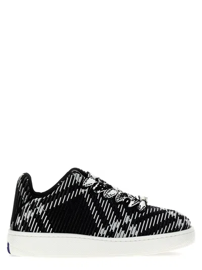 Burberry Dynamic Pattern Sneakers With Comfortable Sole In Black
