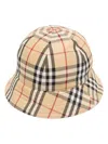 Burberry Cappello Bucket A Quadri In White