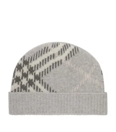 Burberry Cashmere-blend Check Beanie In Grey