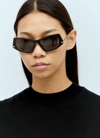 Burberry Cat-eye Logo Sunglasses In Black