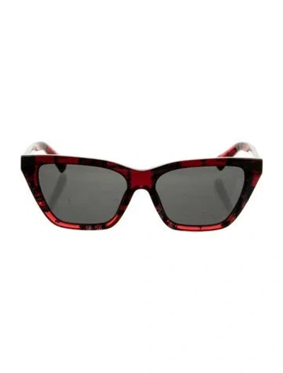 Pre-owned Burberry Cat-eye Tinted Sunglasses In Black/red
