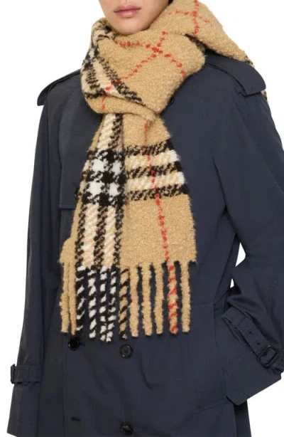 BURBERRY BURBERRY CHECK ALPACA & WOOL BLEND BOUCLÉ FRINGE SCARF