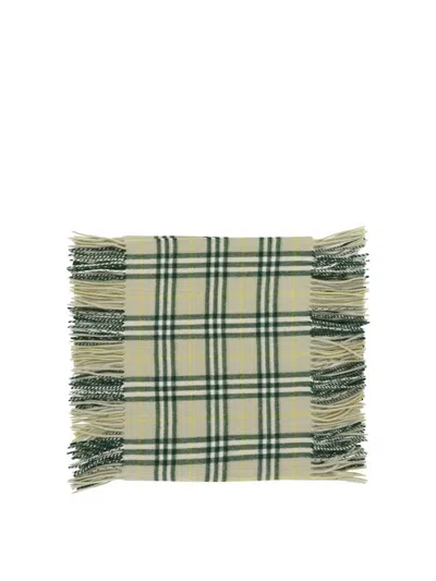 Burberry Check Cashmere Happy Scarf In 绿色的