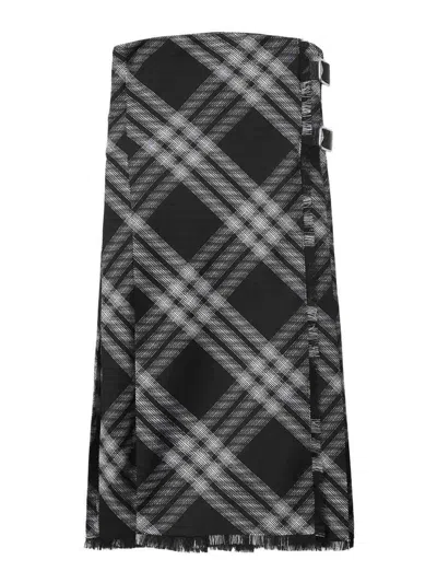 Burberry Check Wool Kilt Dress In Black