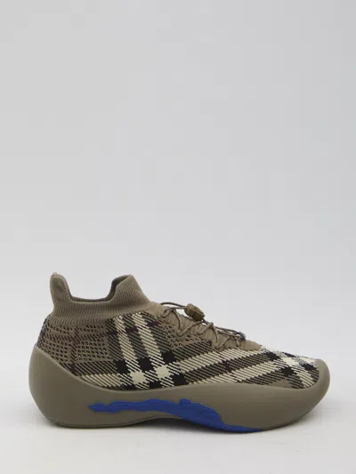 スニーカー Burberry Embroidered fabric Neptune slip ons Burberry Men Embroidered Fabric Neptune Slip Ons In Brown
