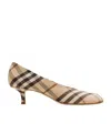 Burberry Check Low-heeled Shoes In Nude