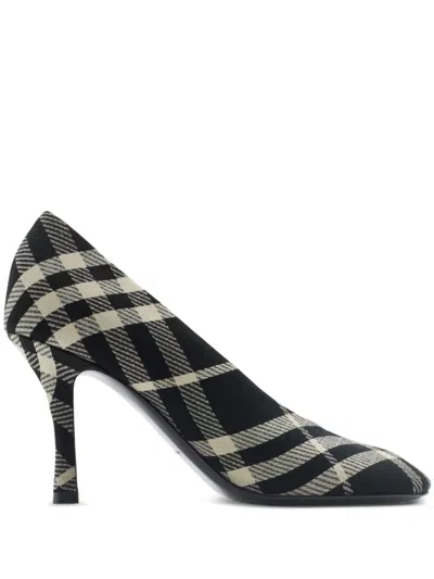 BURBERRY BURBERRY CHECK PUMPS IN BLACK AND WHITE TEXTILE