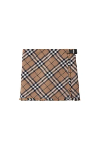 Burberry Zoe Kilt Skirt In Cream