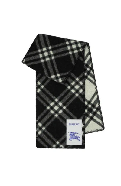 Burberry Check Wool Scarf In Black