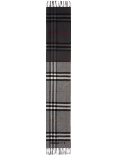 Burberry Checked Pattern Scarf In Grey