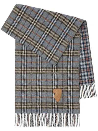 Burberry Checked Reversible Scarf In Grau
