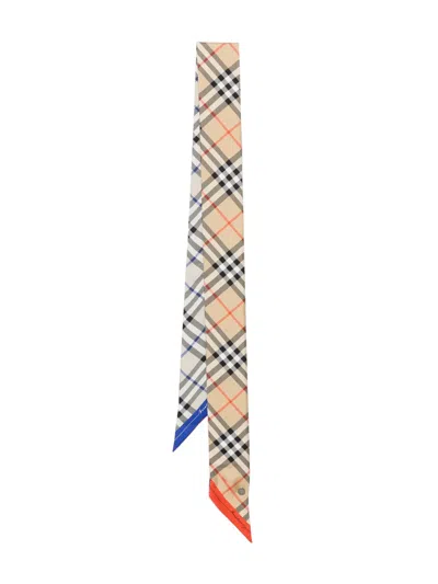 Burberry Karierter Schal In Braun