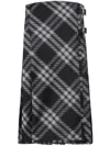 Burberry Checked Fringed-edge Midi Skirt In Schwarz
