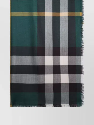Burberry Checkered Cashmere Blend Scarf With Fringed Edges In Green