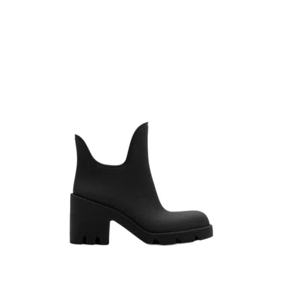 Burberry Classic And Chic: Black 65mm Women's Boots For Fw23