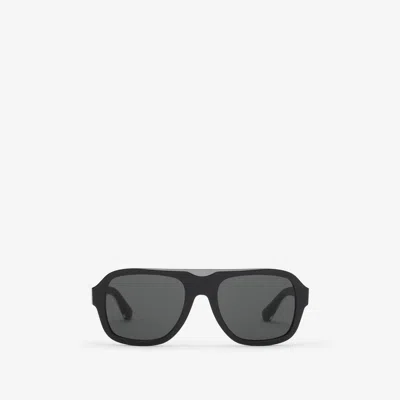 Burberry Classic Pilot Sunglasses In Black