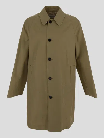 Burberry Classic Single Breasted Raincoat In Hunter