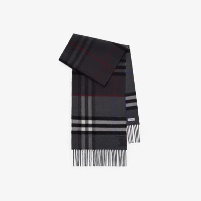 Burberry Contrast Check Cashmere Scarf In Gray