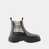 Burberry Creeper Chelsea Low Ankle Boots For Women In Black