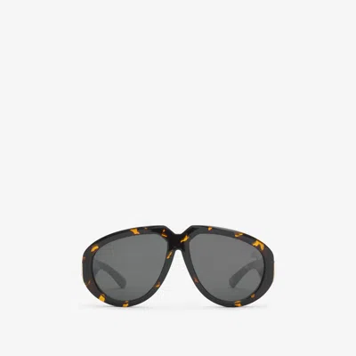 Burberry Curve Pilot Sunglasses​
