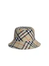 BURBERRY BURBERRY EKD MOTIF CHECKED BUCKET HAT