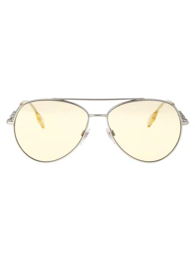 Burberry Eyewear 0be3147 Sunglasses In 1005m4 Silver