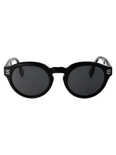 Burberry Eyewear 0be4404 Sunglasses In Black