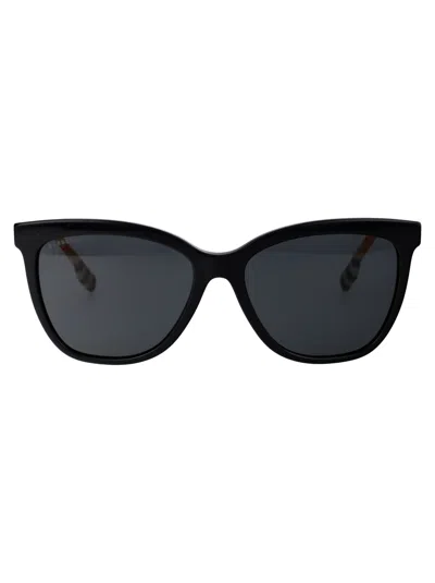 Burberry Eyewear Clare Sunglasses In 385387 Black