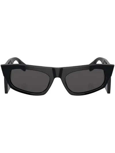 Burberry Eyewear Palmer Logo-arm Sunglasses In Schwarz