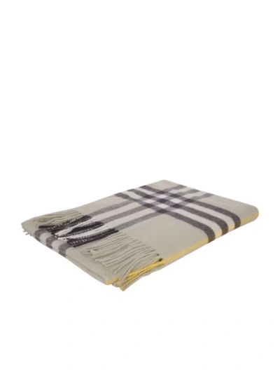 Burberry Fine Knit Check Pattern Scarf In Grey