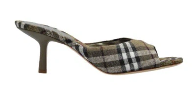 BURBERRY BURBERRY FLAT SHOES