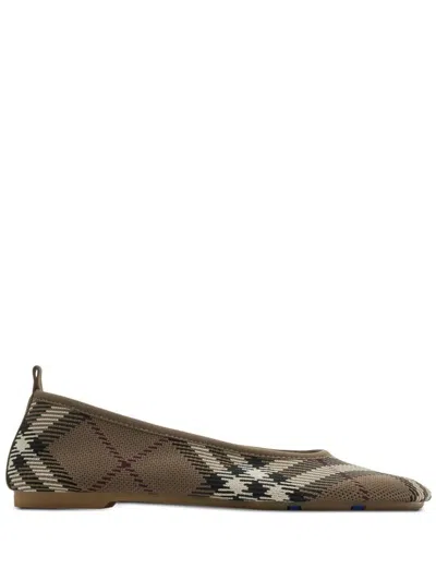 BURBERRY BURBERRY FLAT SHOES