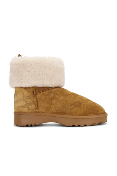 Burberry Flint Boot In Brown