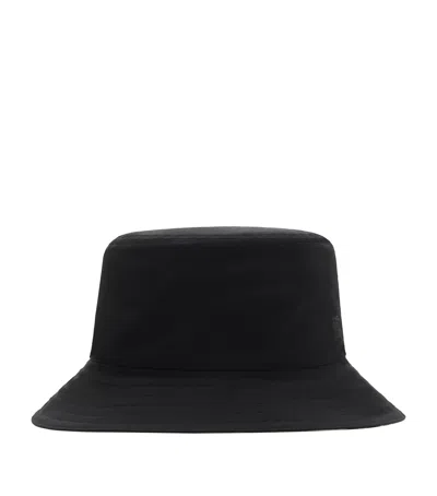 Burberry Gabardine Reversible Bucket Hat In Black