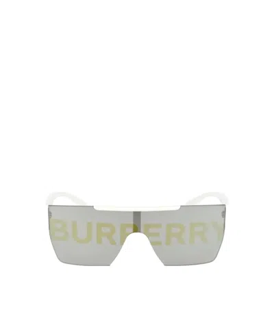 Burberry Geometric Frame Sunglasses In Gold