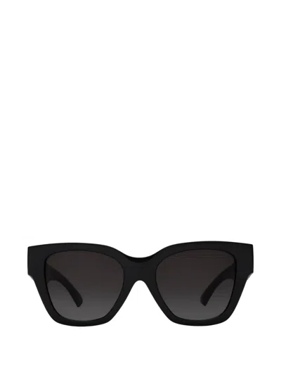 Burberry Heritage Square Sunglasses In Black